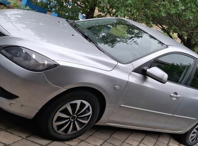 Сірий Мазда 3, об'ємом двигуна 1.6 л та пробігом 180 тис. км за 2601 $, фото 4 на Automoto.ua