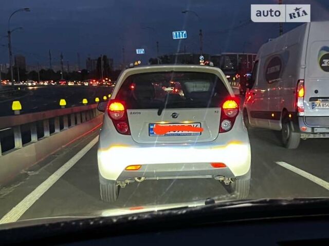 Сірий Мазда 3, об'ємом двигуна 1.6 л та пробігом 228 тис. км за 4200 $, фото 5 на Automoto.ua