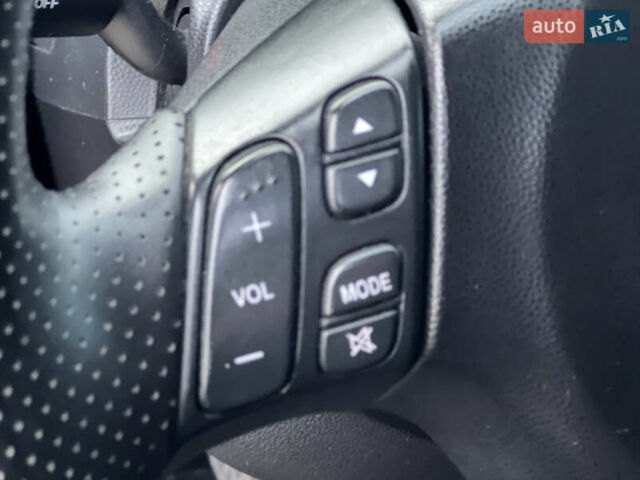 Сірий Мазда 3, об'ємом двигуна 1.6 л та пробігом 214 тис. км за 3700 $, фото 21 на Automoto.ua