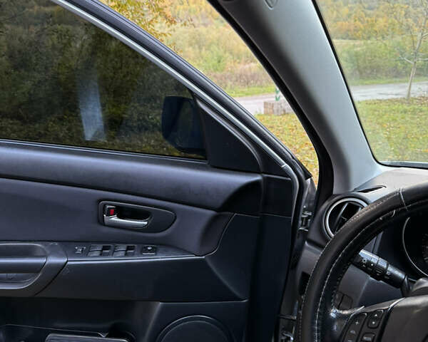 Серый Мазда 3, объемом двигателя 1.6 л и пробегом 248 тыс. км за 4800 $, фото 38 на Automoto.ua