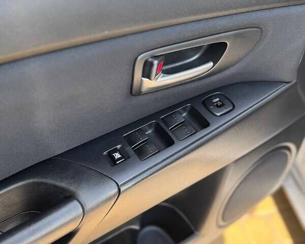 Сірий Мазда 3, об'ємом двигуна 1.6 л та пробігом 181 тис. км за 4650 $, фото 1 на Automoto.ua