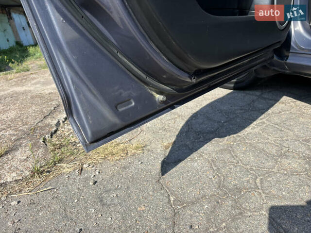 Сірий Мазда 3, об'ємом двигуна 1.6 л та пробігом 233 тис. км за 6000 $, фото 18 на Automoto.ua