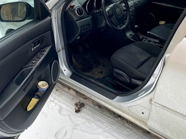 Серый Мазда 3, объемом двигателя 1.6 л и пробегом 320 тыс. км за 3500 $, фото 5 на Automoto.ua