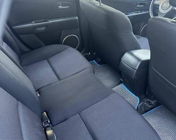 Серый Мазда 3, объемом двигателя 1.6 л и пробегом 275 тыс. км за 5200 $, фото 2 на Automoto.ua