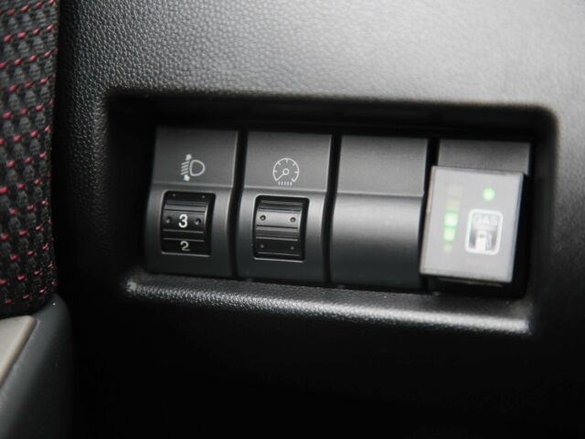 Серый Мазда 3, объемом двигателя 1.6 л и пробегом 247 тыс. км за 4999 $, фото 21 на Automoto.ua