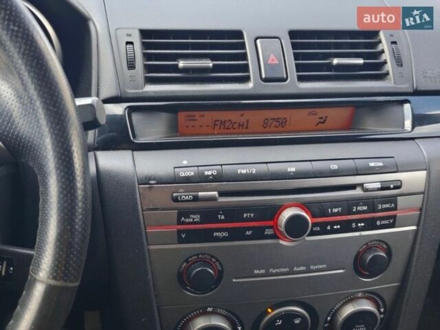 Серый Мазда 3, объемом двигателя 1.6 л и пробегом 180 тыс. км за 4200 $, фото 2 на Automoto.ua