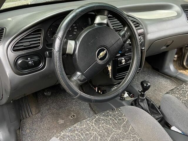 Серый Мазда 3, объемом двигателя 1.6 л и пробегом 225 тыс. км за 5500 $, фото 2 на Automoto.ua