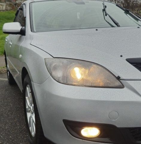Сірий Мазда 3, об'ємом двигуна 1.6 л та пробігом 303 тис. км за 5500 $, фото 1 на Automoto.ua
