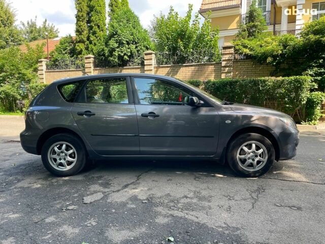 Сірий Мазда 3, об'ємом двигуна 1.4 л та пробігом 305 тис. км за 5340 $, фото 4 на Automoto.ua