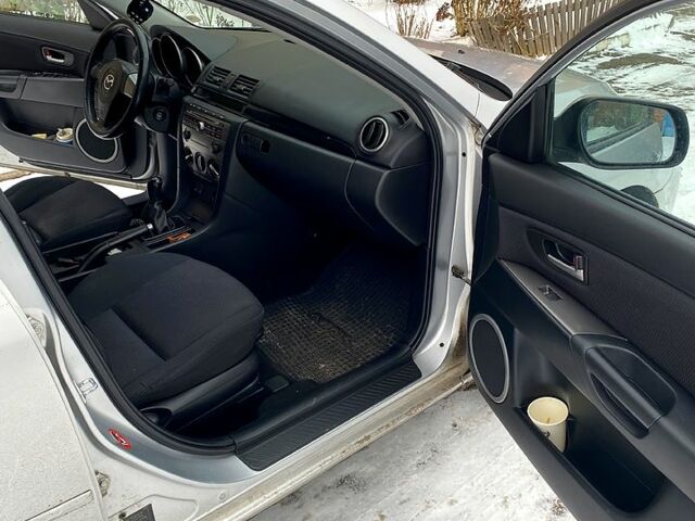 Серый Мазда 3, объемом двигателя 1.6 л и пробегом 320 тыс. км за 3500 $, фото 6 на Automoto.ua