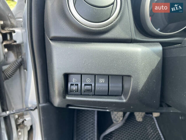 Сірий Мазда 3, об'ємом двигуна 1.6 л та пробігом 232 тис. км за 4200 $, фото 9 на Automoto.ua