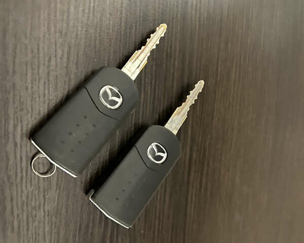 Серый Мазда 3, объемом двигателя 1.56 л и пробегом 258 тыс. км за 6200 $, фото 88 на Automoto.ua