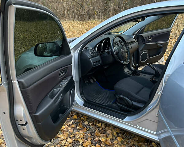 Сірий Мазда 3, об'ємом двигуна 1.6 л та пробігом 283 тис. км за 5500 $, фото 14 на Automoto.ua