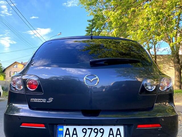 Серый Мазда 3, объемом двигателя 1.6 л и пробегом 196 тыс. км за 5700 $, фото 5 на Automoto.ua