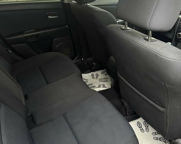 Сірий Мазда 3, об'ємом двигуна 1.6 л та пробігом 216 тис. км за 4800 $, фото 17 на Automoto.ua