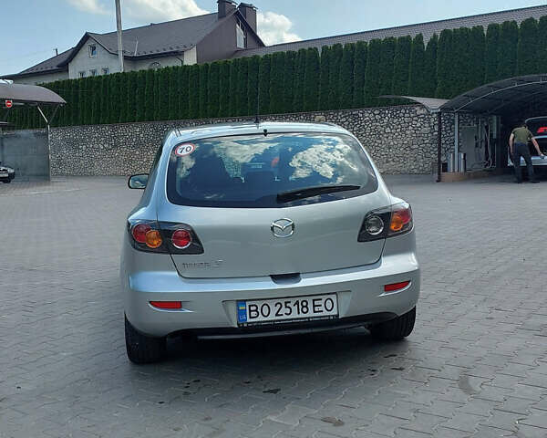 Серый Мазда 3, объемом двигателя 1.6 л и пробегом 211 тыс. км за 4750 $, фото 3 на Automoto.ua