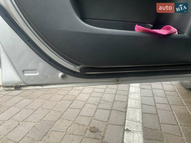 Серый Мазда 3, объемом двигателя 1.6 л и пробегом 196 тыс. км за 4500 $, фото 13 на Automoto.ua