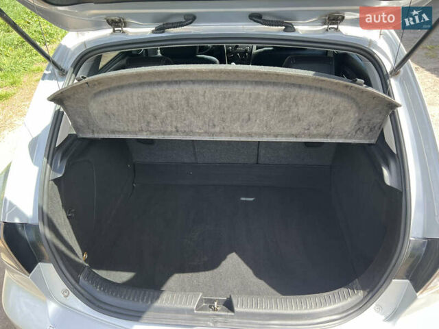 Сірий Мазда 3, об'ємом двигуна 1.6 л та пробігом 232 тис. км за 4200 $, фото 18 на Automoto.ua