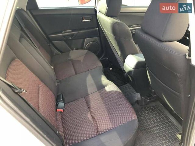 Серый Мазда 3, объемом двигателя 1.6 л и пробегом 147 тыс. км за 4400 $, фото 5 на Automoto.ua