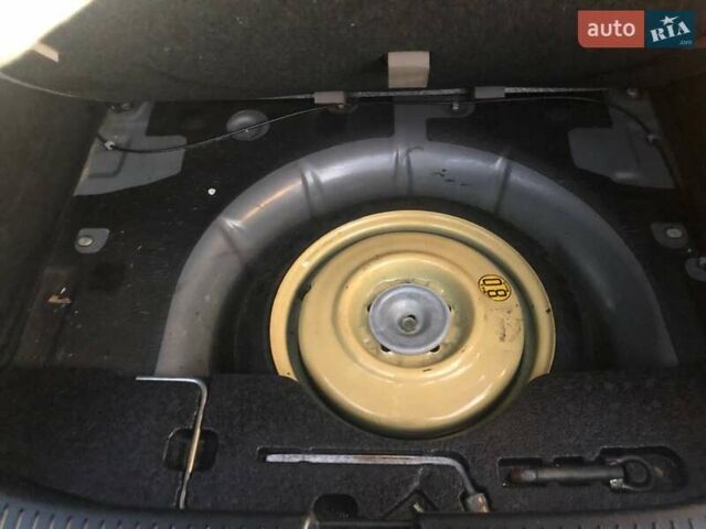 Серый Мазда 3, объемом двигателя 1.56 л и пробегом 179 тыс. км за 5450 $, фото 11 на Automoto.ua