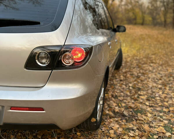 Сірий Мазда 3, об'ємом двигуна 1.6 л та пробігом 283 тис. км за 5500 $, фото 42 на Automoto.ua