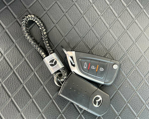 Сірий Мазда 3, об'ємом двигуна 1.6 л та пробігом 232 тис. км за 4200 $, фото 22 на Automoto.ua
