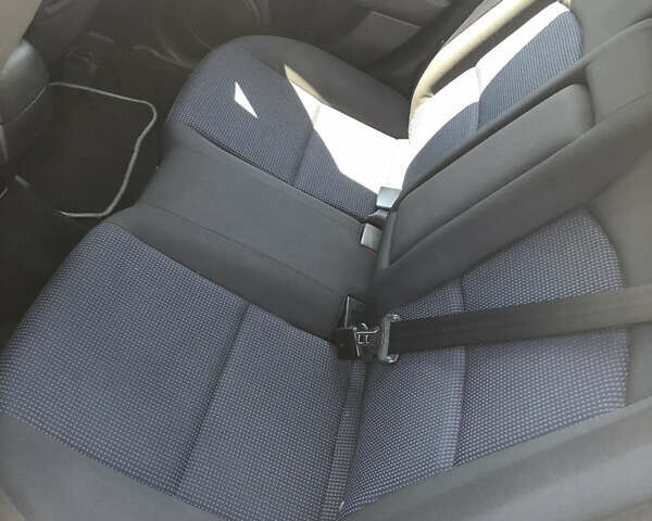 Серый Мазда 3, объемом двигателя 1.6 л и пробегом 212 тыс. км за 3500 $, фото 21 на Automoto.ua