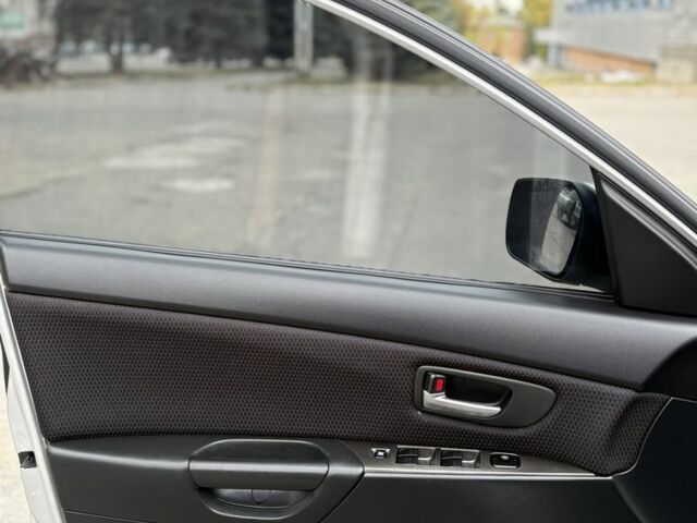 Сірий Мазда 3, об'ємом двигуна 1.6 л та пробігом 190 тис. км за 4999 $, фото 12 на Automoto.ua