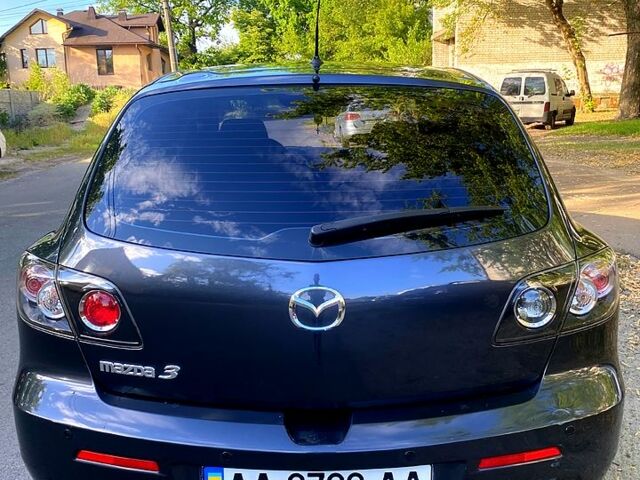 Серый Мазда 3, объемом двигателя 1.6 л и пробегом 196 тыс. км за 5700 $, фото 1 на Automoto.ua