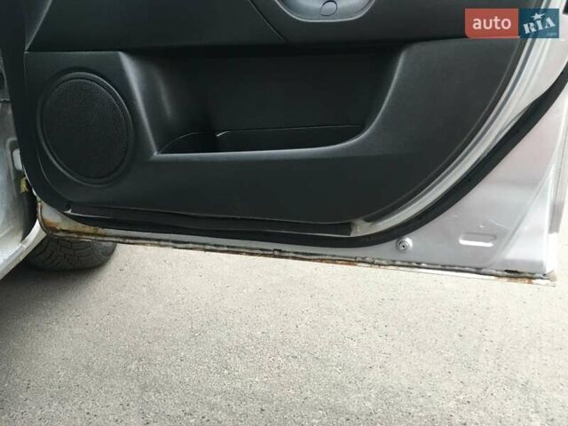 Серый Мазда 3, объемом двигателя 1.6 л и пробегом 212 тыс. км за 3500 $, фото 15 на Automoto.ua