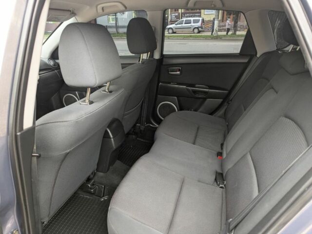 Сірий Мазда 3, об'ємом двигуна 1.6 л та пробігом 217 тис. км за 5850 $, фото 4 на Automoto.ua