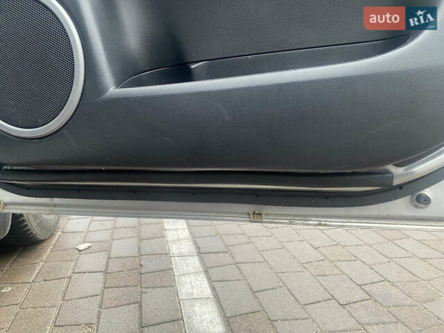 Серый Мазда 3, объемом двигателя 1.6 л и пробегом 196 тыс. км за 4500 $, фото 12 на Automoto.ua