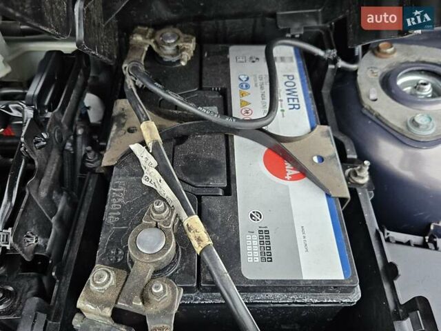 Сірий Мазда 3, об'ємом двигуна 1.6 л та пробігом 289 тис. км за 5300 $, фото 58 на Automoto.ua