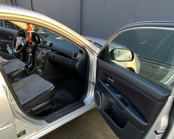 Сірий Мазда 3, об'ємом двигуна 1.6 л та пробігом 359 тис. км за 5000 $, фото 8 на Automoto.ua