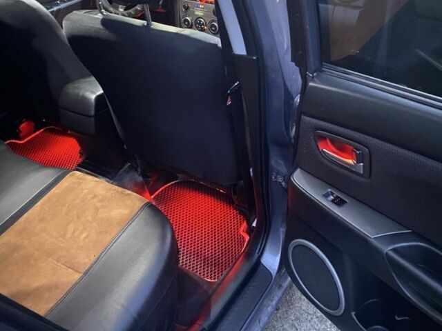 Сірий Мазда 3, об'ємом двигуна 1.6 л та пробігом 250 тис. км за 6000 $, фото 3 на Automoto.ua