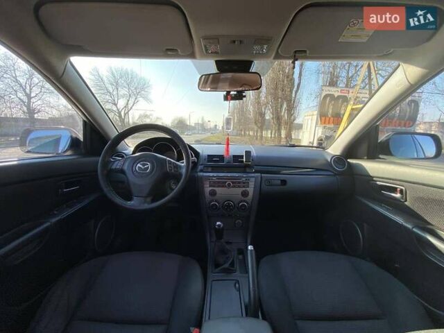 Серый Мазда 3, объемом двигателя 2 л и пробегом 301 тыс. км за 5400 $, фото 14 на Automoto.ua