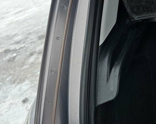 Сірий Мазда 3, об'ємом двигуна 1.6 л та пробігом 289 тис. км за 5300 $, фото 48 на Automoto.ua