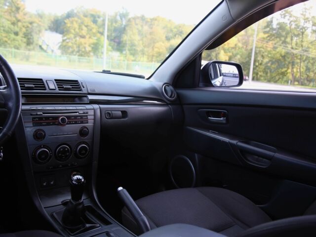 Серый Мазда 3, объемом двигателя 1.6 л и пробегом 212 тыс. км за 5300 $, фото 12 на Automoto.ua