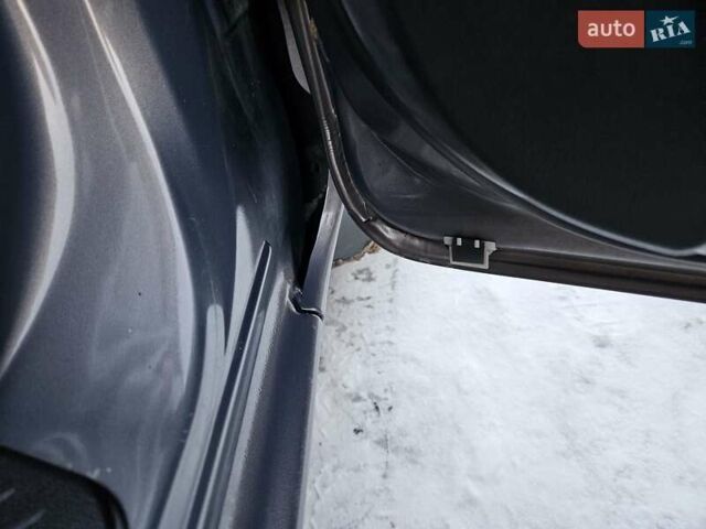 Сірий Мазда 3, об'ємом двигуна 1.6 л та пробігом 289 тис. км за 5300 $, фото 81 на Automoto.ua