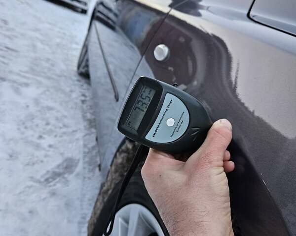 Сірий Мазда 3, об'ємом двигуна 1.6 л та пробігом 289 тис. км за 5300 $, фото 113 на Automoto.ua