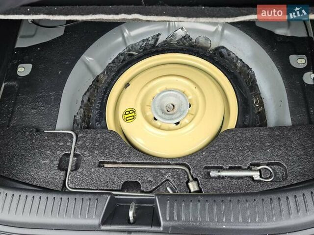 Сірий Мазда 3, об'ємом двигуна 1.6 л та пробігом 289 тис. км за 5300 $, фото 46 на Automoto.ua