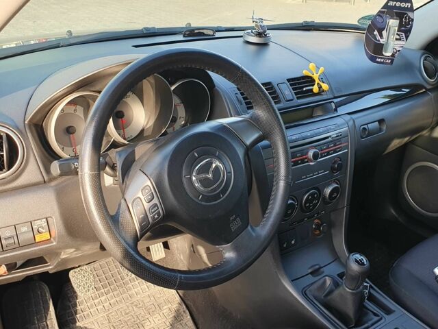 Сірий Мазда 3, об'ємом двигуна 1.6 л та пробігом 200 тис. км за 5200 $, фото 11 на Automoto.ua