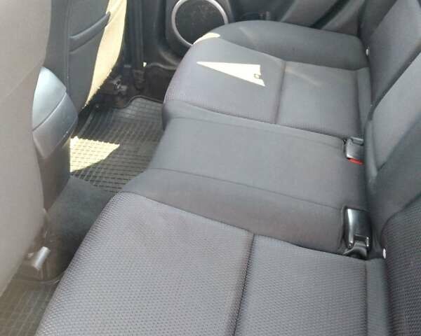 Серый Мазда 3, объемом двигателя 1.6 л и пробегом 230 тыс. км за 4900 $, фото 9 на Automoto.ua