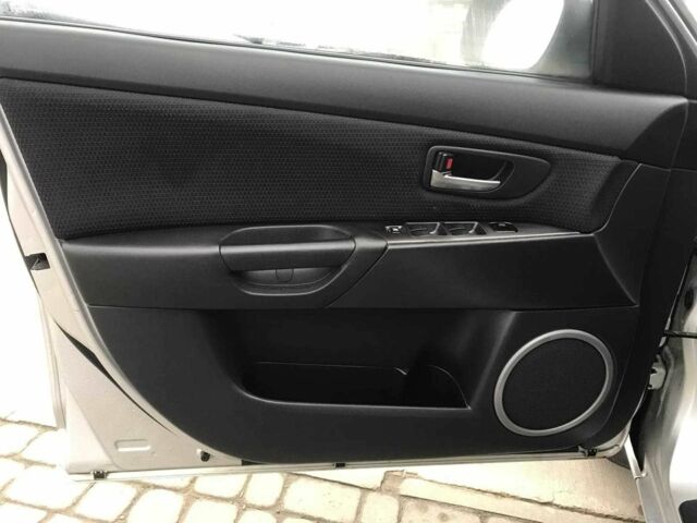 Серый Мазда 3, объемом двигателя 1.6 л и пробегом 220 тыс. км за 5090 $, фото 8 на Automoto.ua