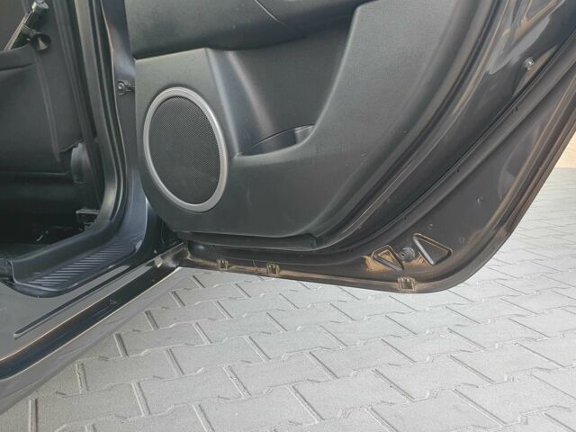 Сірий Мазда 3, об'ємом двигуна 1.6 л та пробігом 200 тис. км за 5200 $, фото 21 на Automoto.ua