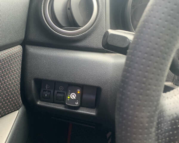 Сірий Мазда 3, об'ємом двигуна 1.6 л та пробігом 263 тис. км за 4500 $, фото 19 на Automoto.ua