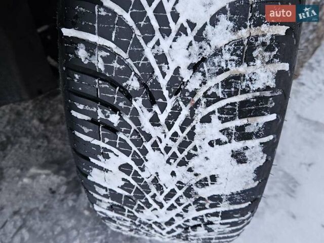 Сірий Мазда 3, об'ємом двигуна 1.6 л та пробігом 289 тис. км за 5300 $, фото 100 на Automoto.ua