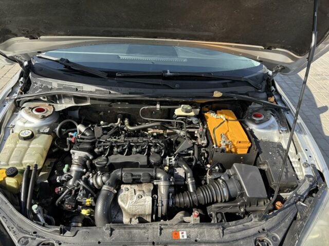 Сірий Мазда 3, об'ємом двигуна 1.6 л та пробігом 199 тис. км за 4500 $, фото 7 на Automoto.ua