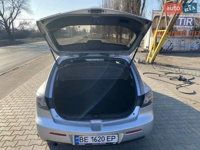 Серый Мазда 3, объемом двигателя 2 л и пробегом 301 тыс. км за 5400 $, фото 19 на Automoto.ua