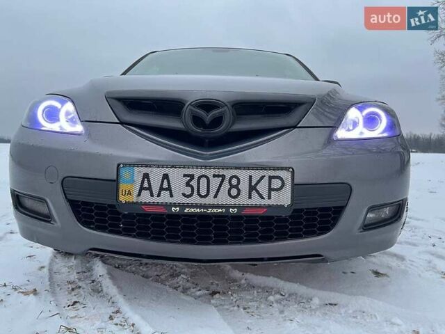 Серый Мазда 3, объемом двигателя 1.6 л и пробегом 320 тыс. км за 7999 $, фото 1 на Automoto.ua